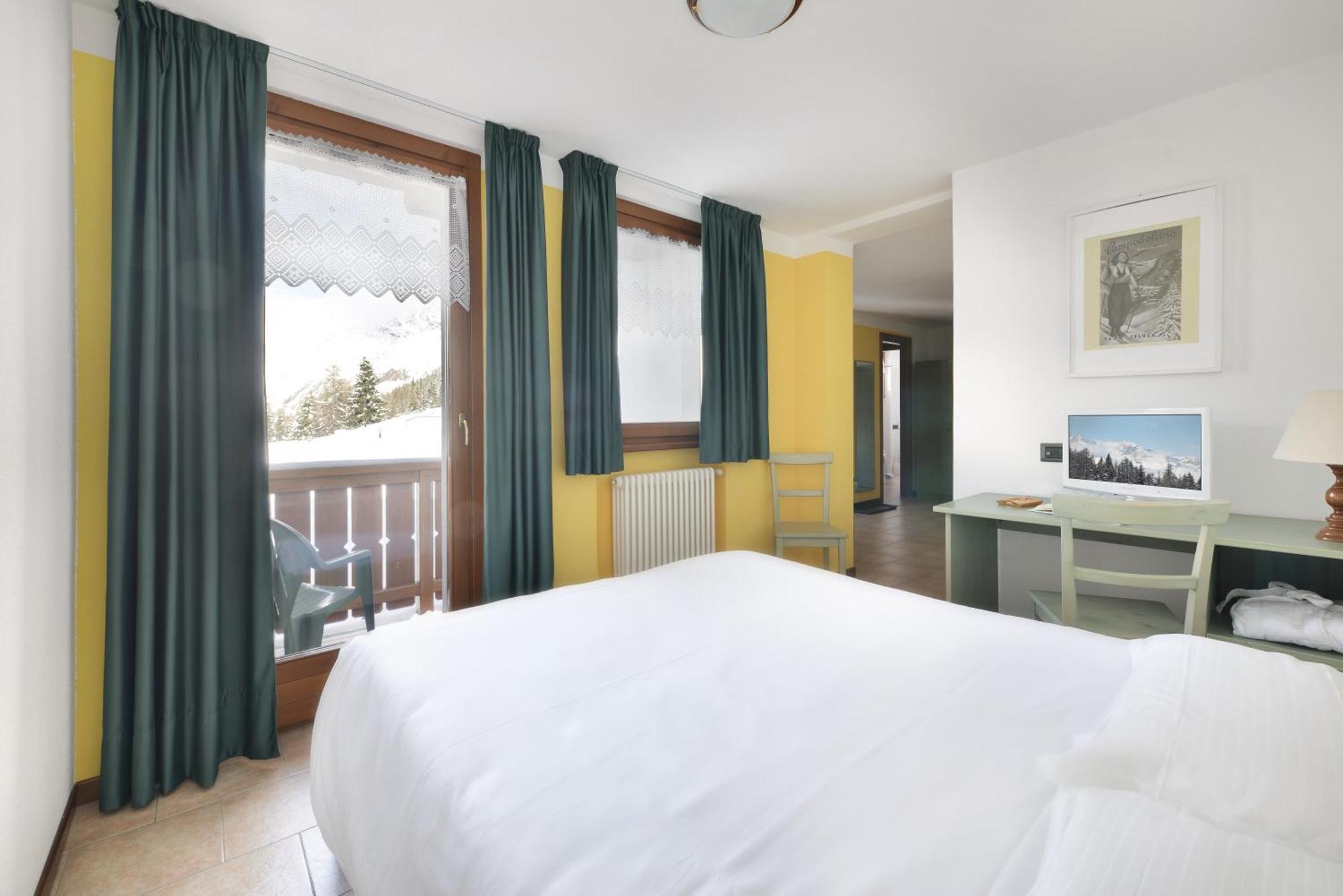 Hotel Tambo Campodolcino Eksteriør billede